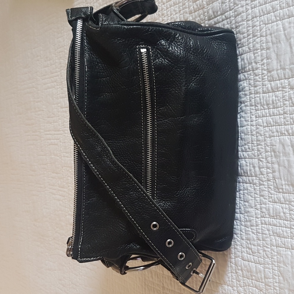 Roots Black Leather Shoulder Bag - Picture 4 of 14